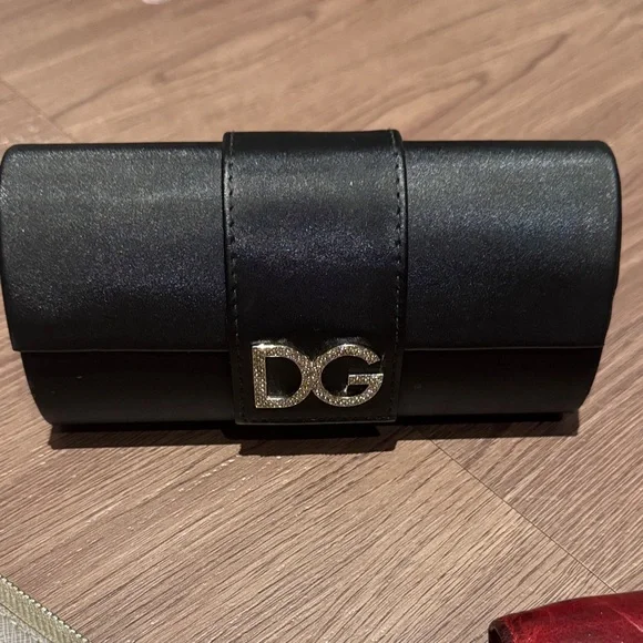 Bundle - Picture 2 of 8